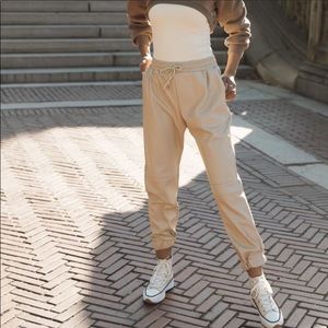Aveo Les filles faux leather joggers